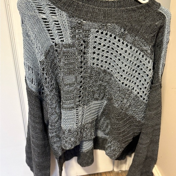 American Eagle Sweater Size Medium - Picture 2 of 4